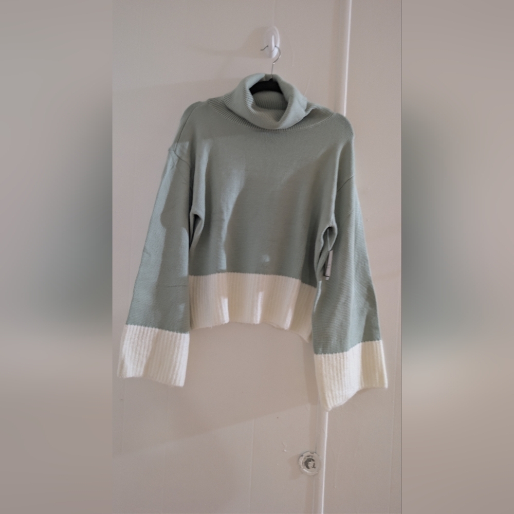 Laundry By Shelli Segal Sage and Cream And Mint Turtleneck Sweater Bell Sleeves - Picture 6 of 15